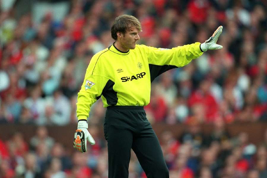 Massimo Taibi in goal for Man United Massimo Taibi in goal for Man United