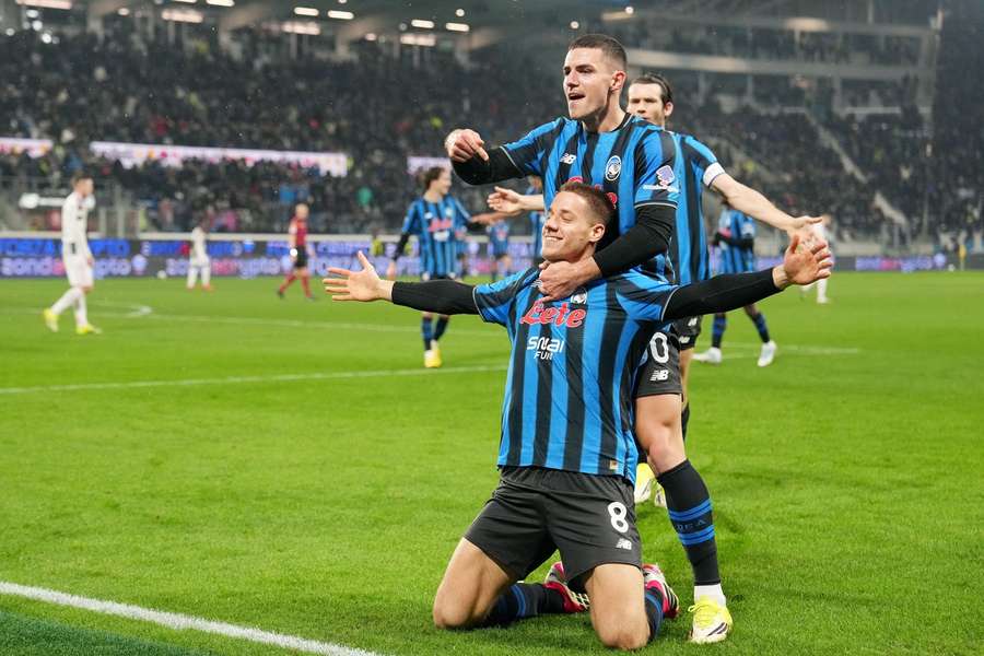 Atalanta's Mario Pasalic celebrates