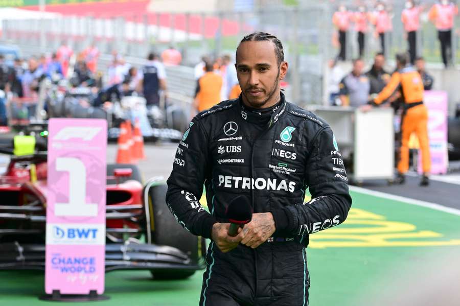Hamilton responde à medida da FIA: "Nada me impedirá de falar"