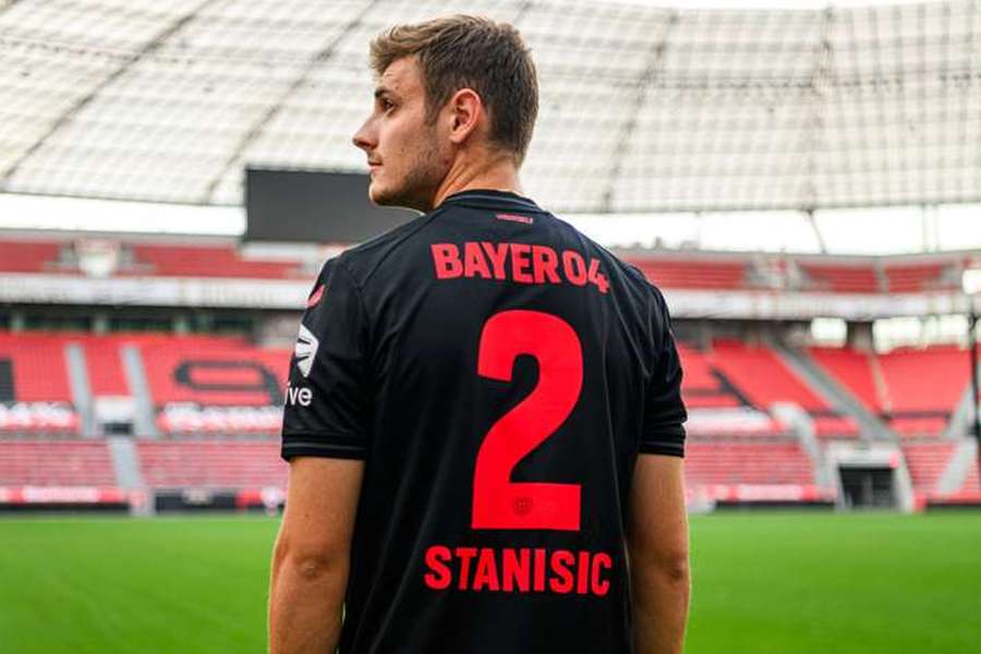 Josip Stanisic ist für die laufenden Spielzeit an Bayer 04 verliehen.