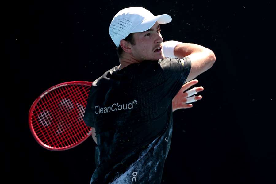 Sem dor nas costas: João treinando em Melbourne