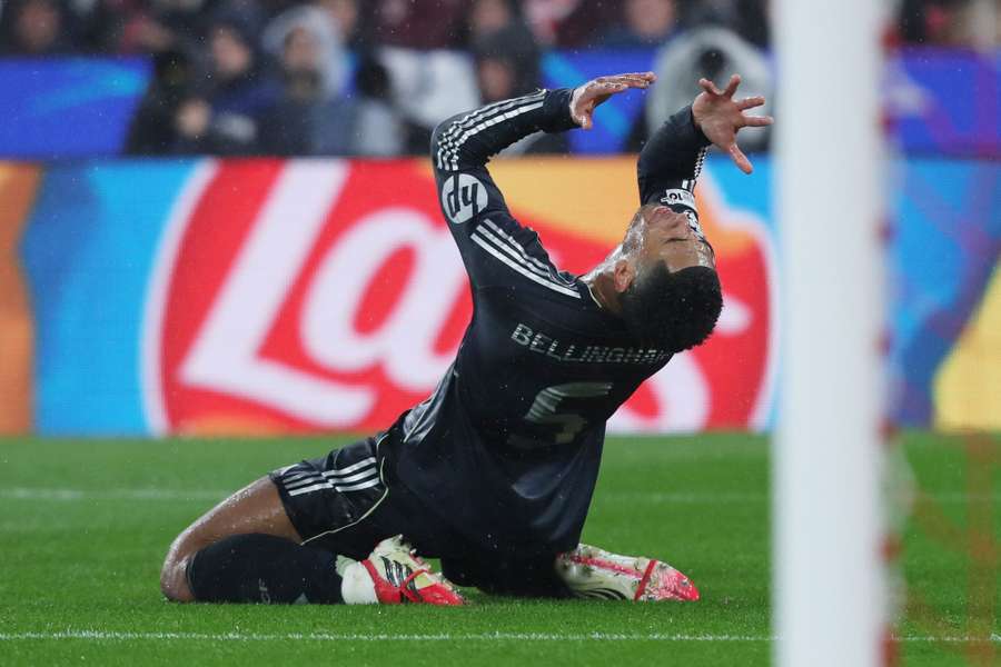 Bellingham continua lesionado Bellingham continua lesionado