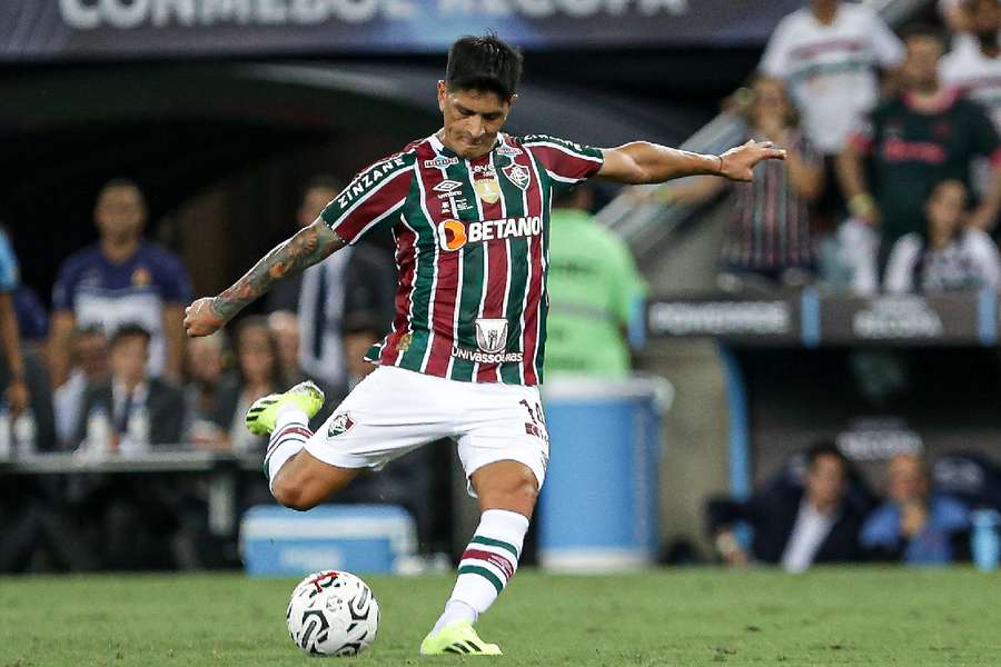 Cano teve grande oportunidade, mas o nulo permaneceu no final da primeira parte