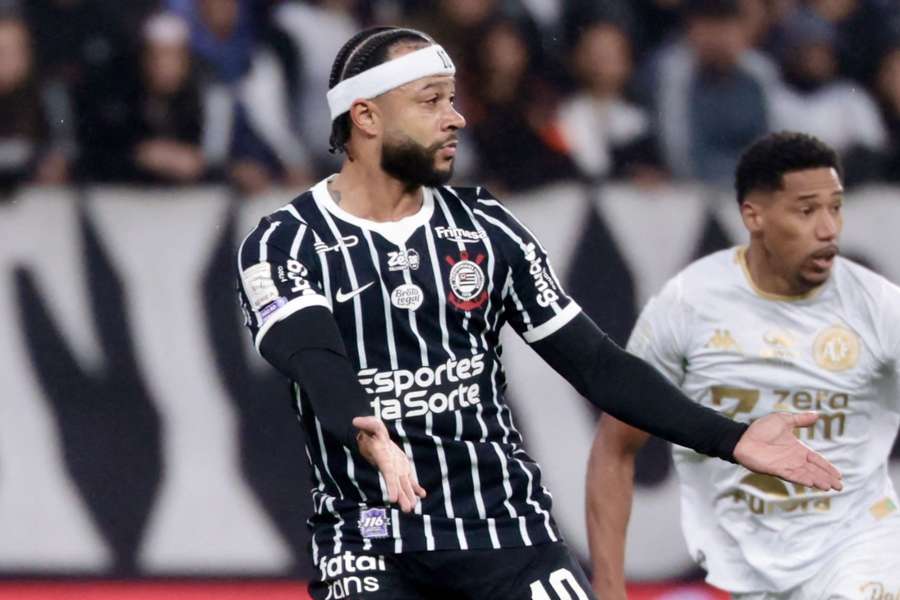 Memphis Depay voltou a passar em branco na derrota do Corinthians Memphis Depay voltou a passar em branco na derrota do Corinthians