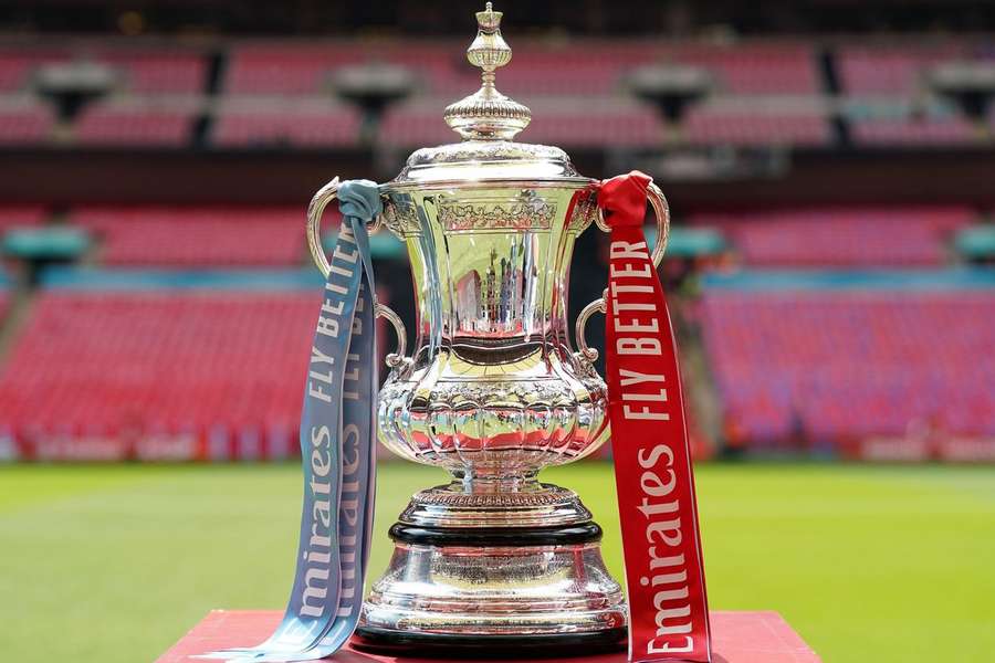 COMO FUNCIONAM TODAS AS COPAS NA INGLATERRA  FA CUP, LEAGUE CUP, EFL/FA  TROPHY E FA VASE 