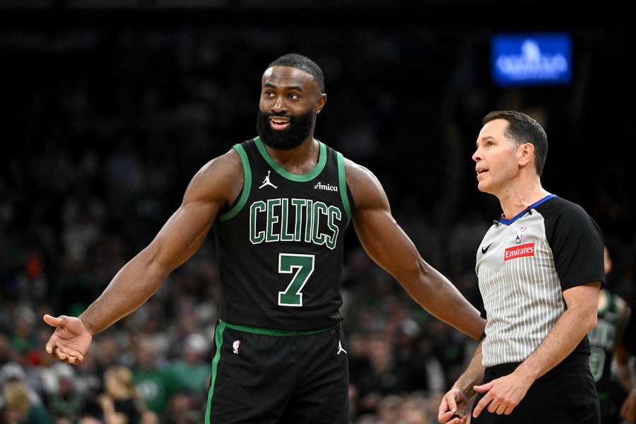 Jaylen Brown tiene in vita i Celtics