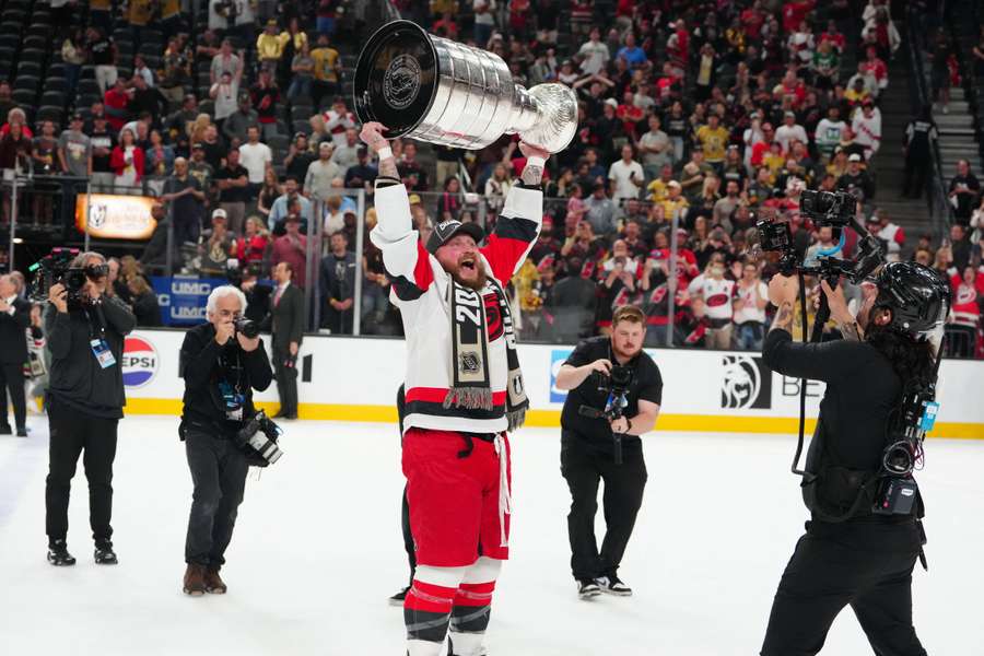 Deslauriers je čerstvým vítězem Stanley Cupu.