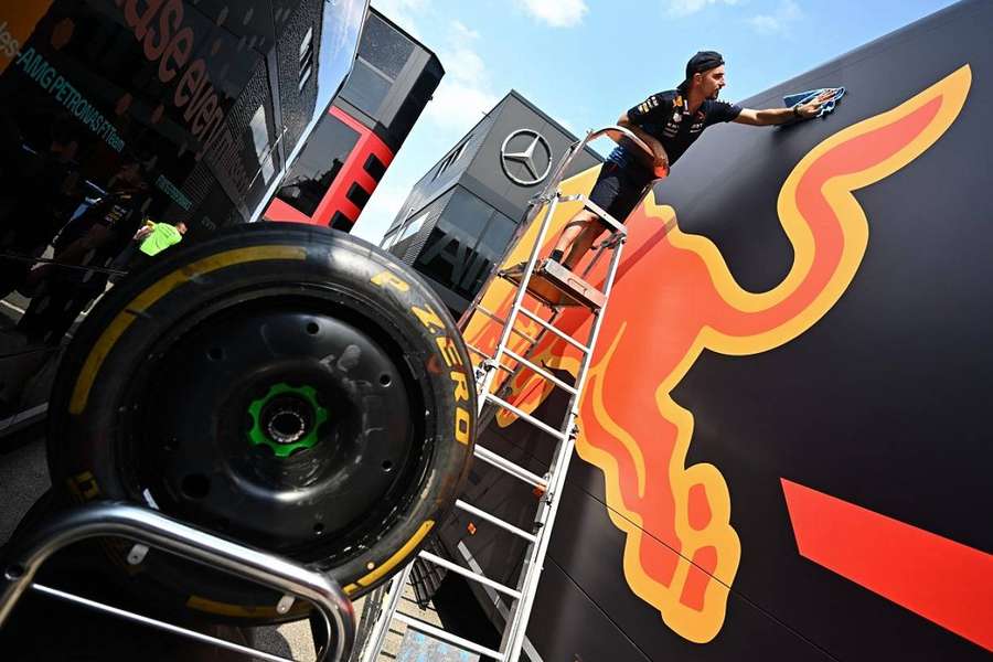 Le Grand Prix de Hongrie de F1 s'annonce très serré ce week-end. Le Grand Prix de Hongrie de F1 s'annonce très serré ce week-end.