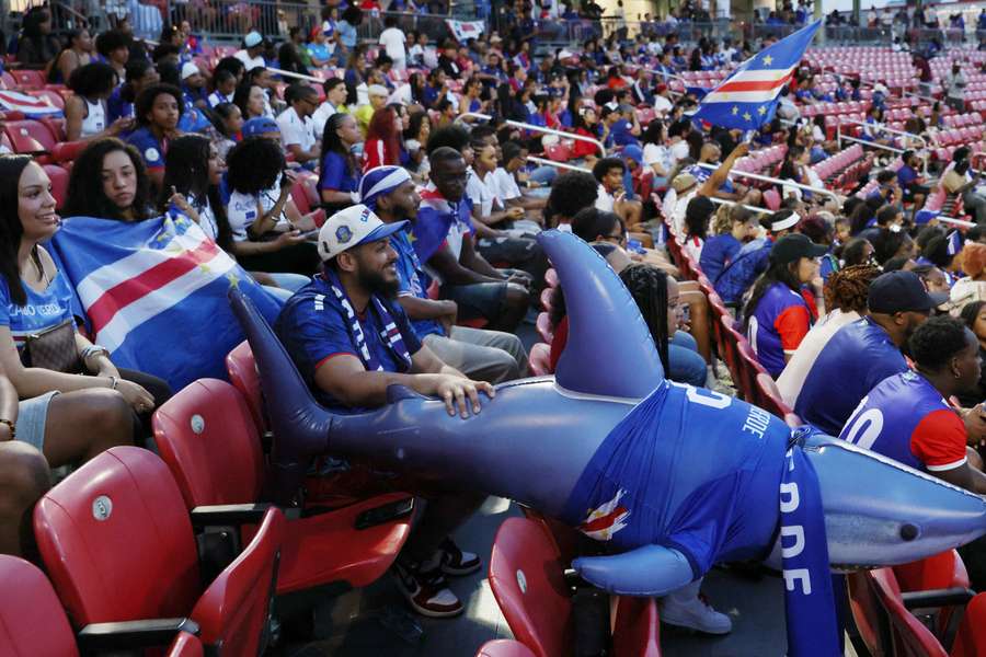 Adeptos de Cabo Verde no apoio à equipa
