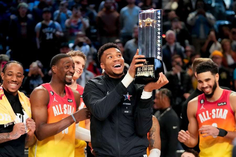 Utkání hvězd NBA v Utahu vyhrál výběr Giannise Antetokounmpa.