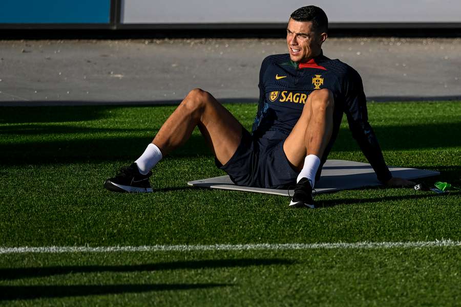 Cristiano Ronaldo tijdens de training van Portugal in voorbereiding op de kwalificatiewedstrijd tegen Liechtenstein