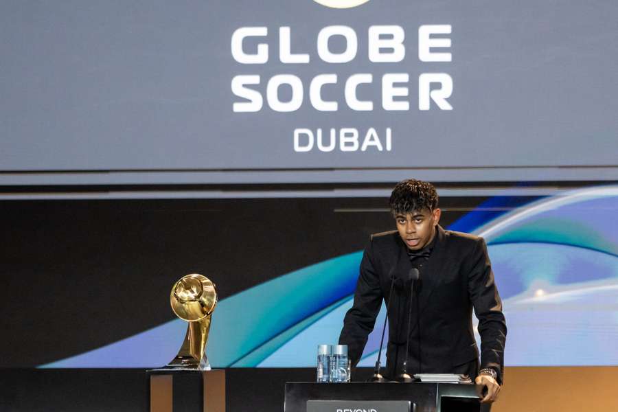 Lamine Yamal ai Globe Soccer Awards 2024