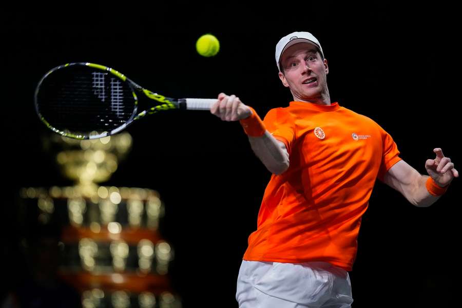 Botic met de Daviscuptrofee op de achtergrond