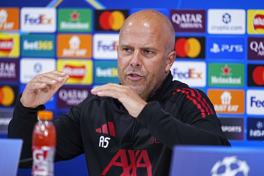 Arne Slot says that Isak and Ekitike could start together in the Merseyside derby 