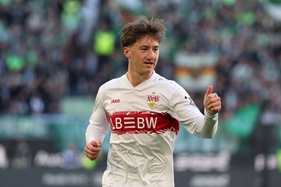 Man United Keep Close Eye on Stuttgart Midfielder Angelo Stiller Ahead of  Overhaul - TribalFootball.com