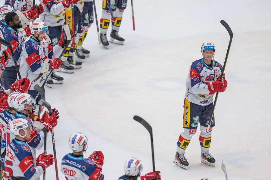 Červenka byl hvězdou nedělního kola extraligy. Červenka byl hvězdou nedělního kola extraligy.