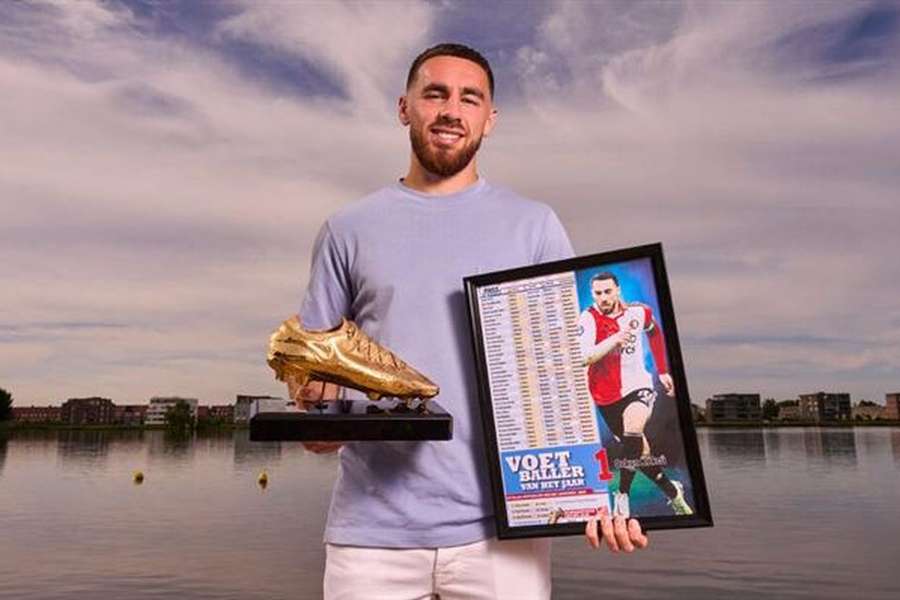Kokçu recebeu o prémio de melhor jogador do campeonato dos Países Baixos