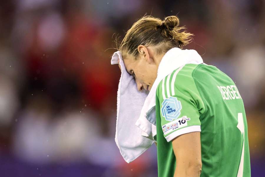 Ann-Katrin Berger, guardameta de Alemania, tras el partido
