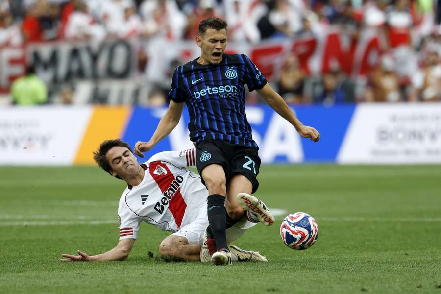 Kristjan Asllani, în timpul duelului Inter - River Plate de la Cupa Mondială a Cluburilor
