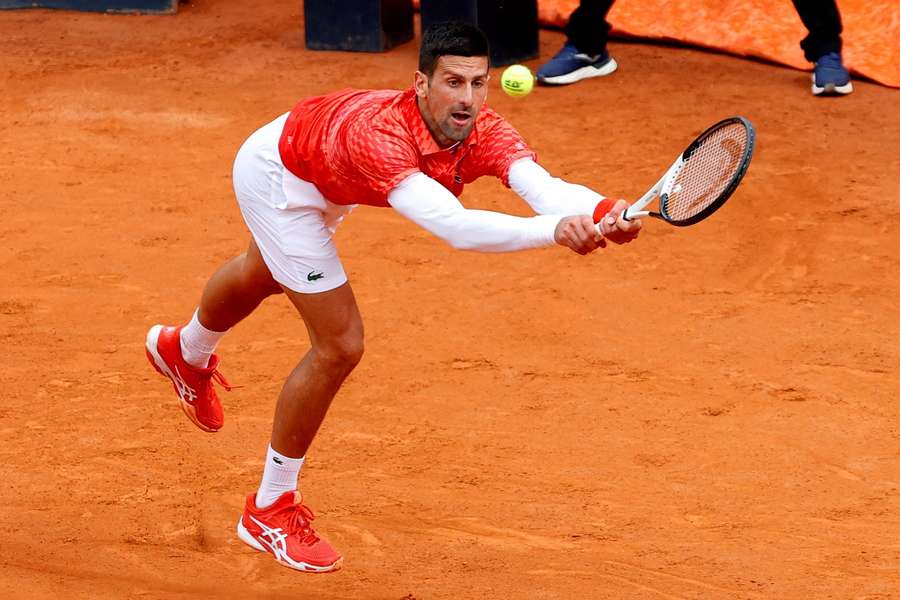 Novak Djokovic em ação em Roma