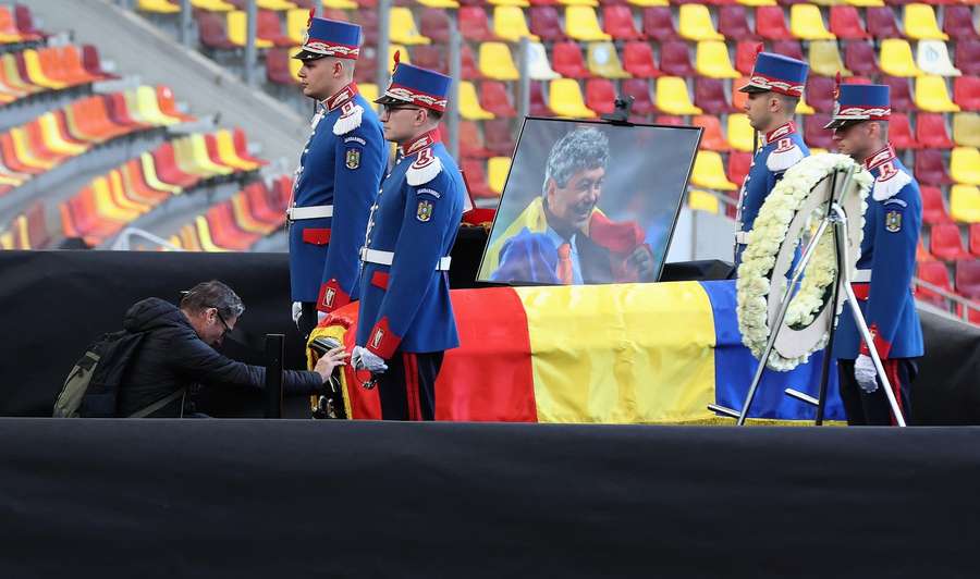 Sicriul lui Mircea Lucescu