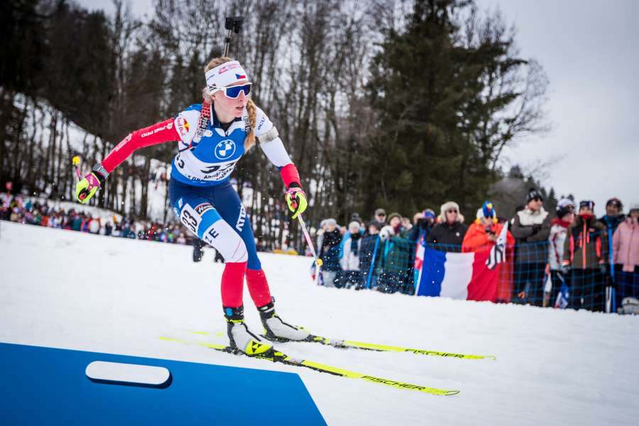 Biatlon na Pokljuce: Návrat olympijské šampionky, Češi jen se sedmi sportovci