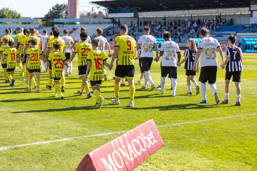 Fanúšikovia sa môžu tešiť na bratislavské derby medzi Interom a Petržalkou. Fanúšikovia sa môžu tešiť na bratislavské derby medzi Interom a Petržalkou.