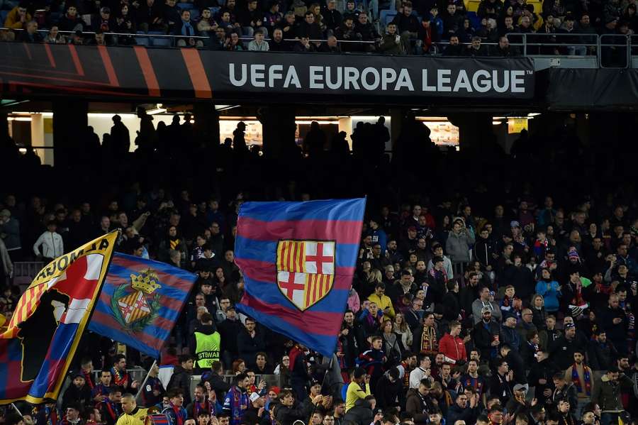 Bandiere del Barça al Camp Nou