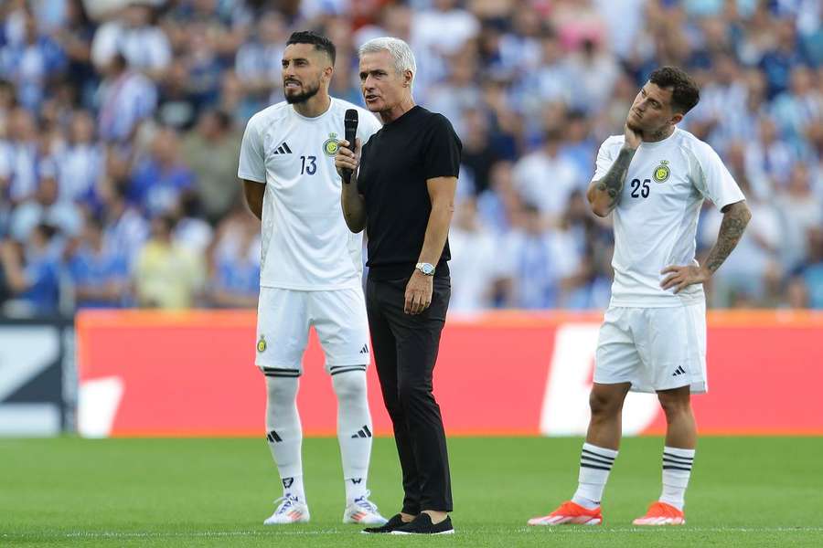 Alex Telles esteve no Estádio do Dragão ao serviço do Al Nassr