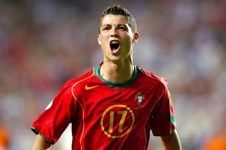 Cristiano Ronaldo w barwach Portugalii w 2004 roku