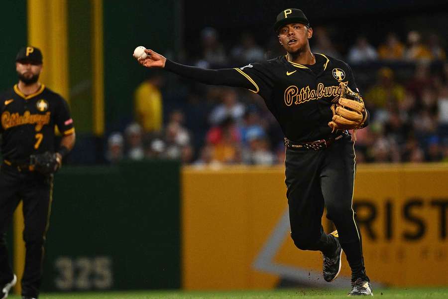 Pittsburgh Pirates' Ke'Bryan Hayes makes a play in the field (2025)