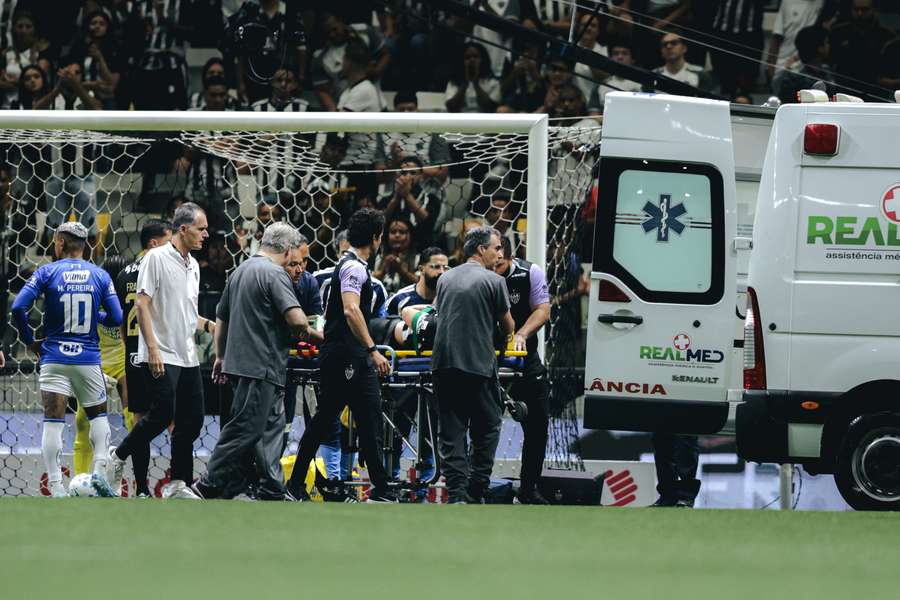 Vitão foi removido do clássico de ambulância