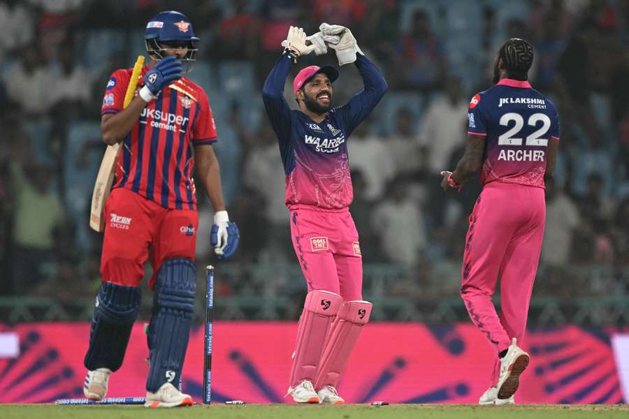 Archer (R) celebrates with Jurel