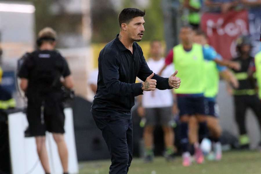 Fabio Pisacane durante Cagliari-Fiorentina