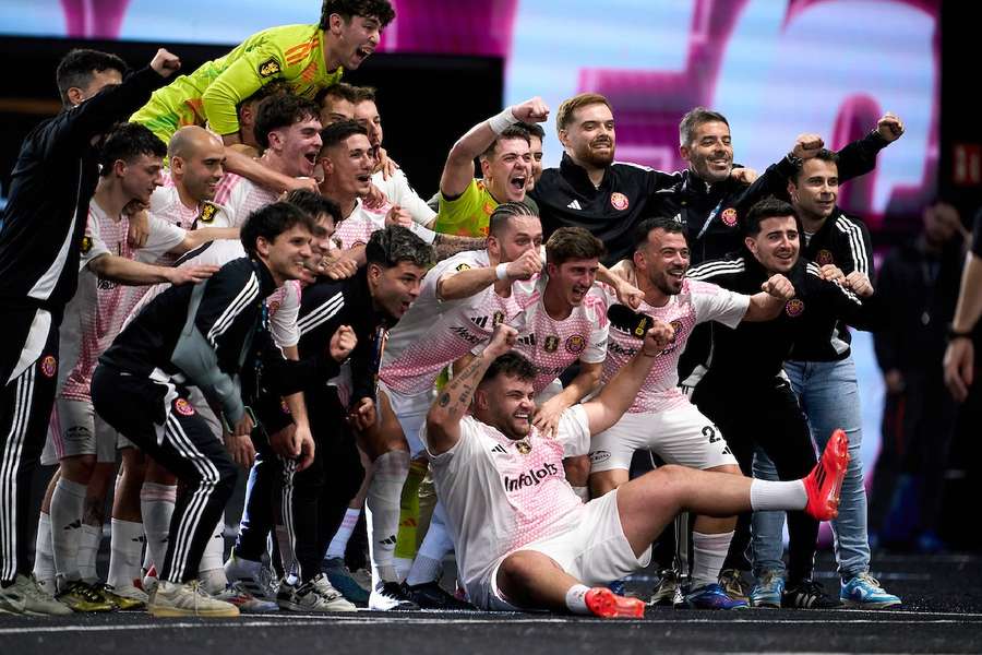 Los Porcinos de Ibai celebran su agónico triunfo ante Aniquiladores