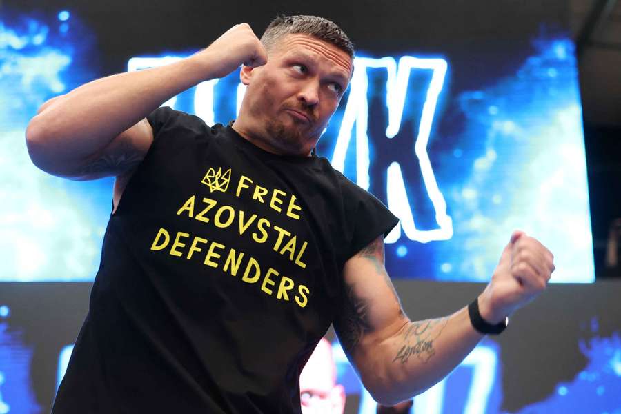 Oleksandr Usyk has decided not to fight Fabio Wardley which means he must vacate his title