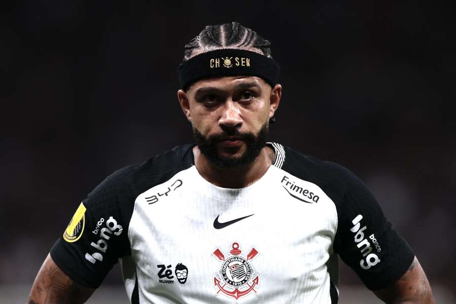 Memphis Depay desperdiçou penalidade na primeira etapa