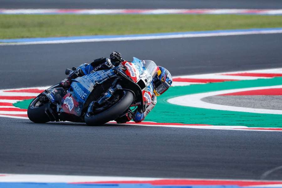 Miguel Oliveira caiu para 14.º na geral