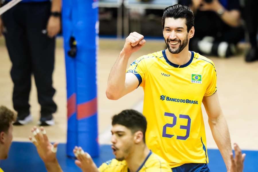 Gualberto celebrando ponto brasileiro em Chiba