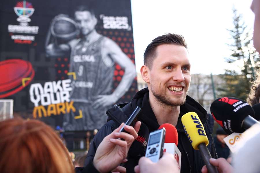 Mateusz Ponitka podczas odsłonięcia muralu w Katowicach: "Przed nami wielka szansa"