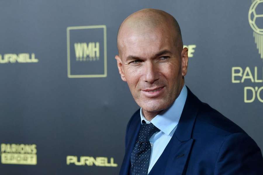 Zidane ar fi refuzat pe PSG și Manchester United pentru a antrena naționala Franței