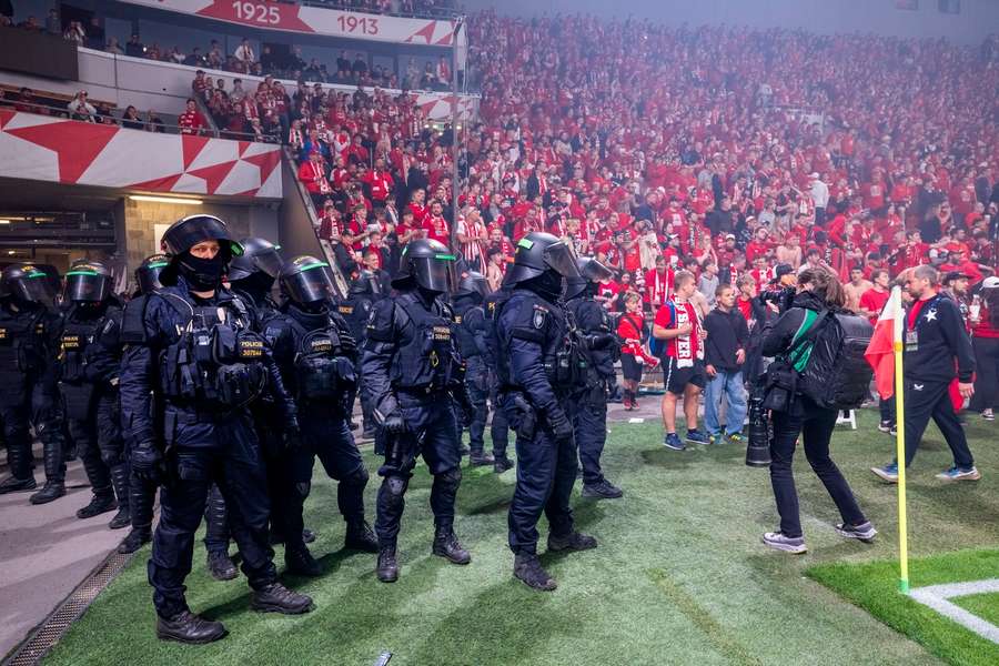 Horší než Galatasaray! Proč je pro Spartu nadcházející derby bezpečnostní noční můrou?