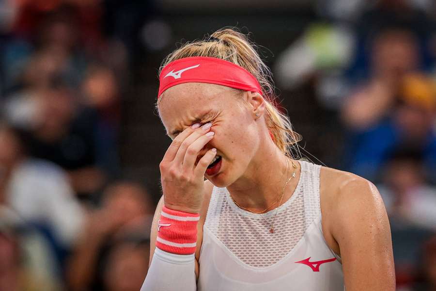 Rebecca Šramková svému týmu nepomohla ani proti Švýcarkám. Rebecca Šramková svému týmu nepomohla ani proti Švýcarkám.