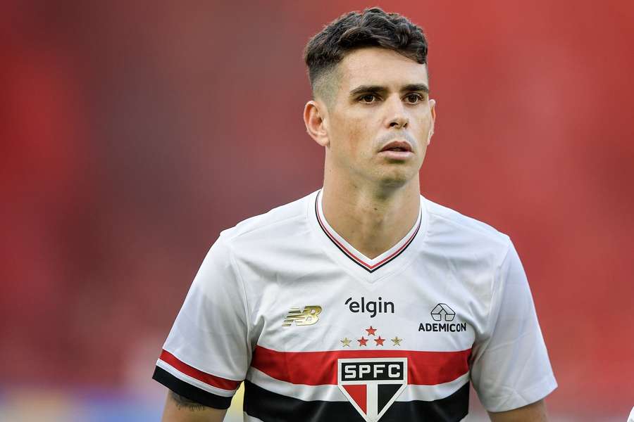 Oscar during a match against Flamengo