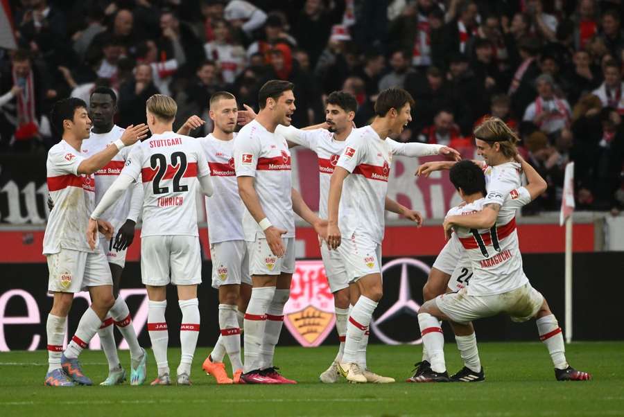 Stuttgart bejubelt das 2:0 durch Borna Sosa