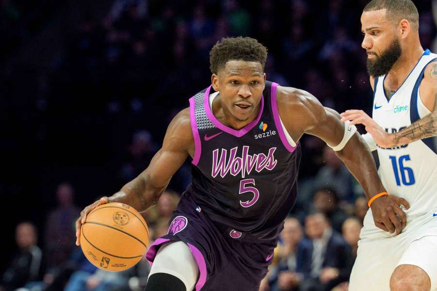 Edwards ukážkovo potiahol Minnesotu.