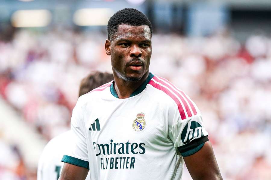 Dumfries estreou-se pelo Real Madrid de José Mourinho