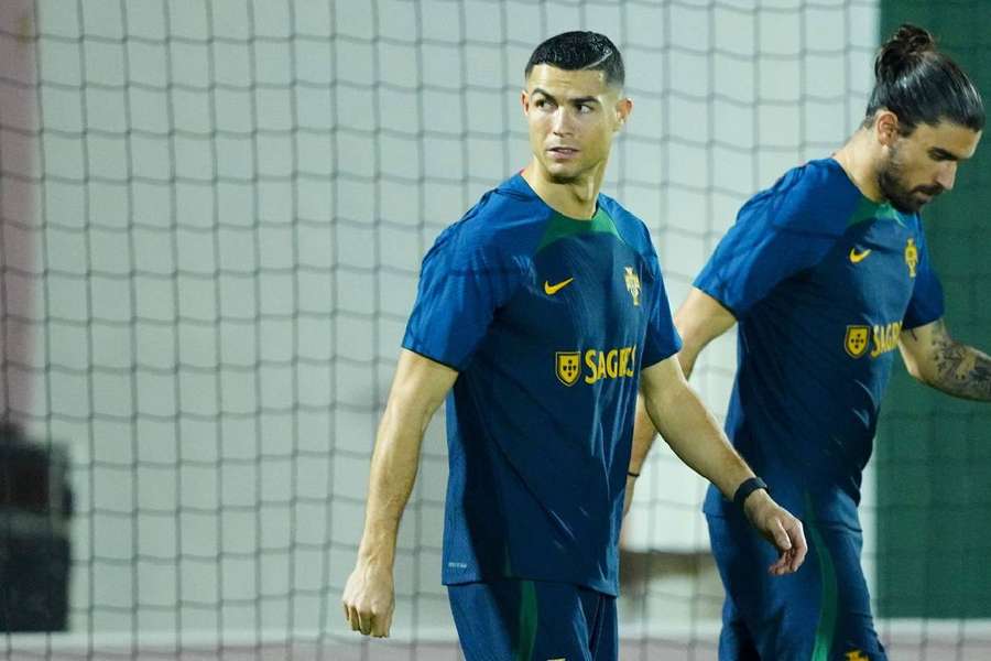 Cristiano Ronaldo et Ruben Neves à l'entraînement à Doha ce samedi.