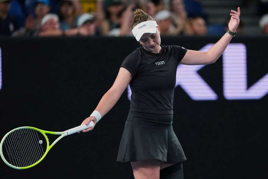 Krejčíková kvůli zranění stehna před druhým kolem odstoupila z turnaje v Dubaji.