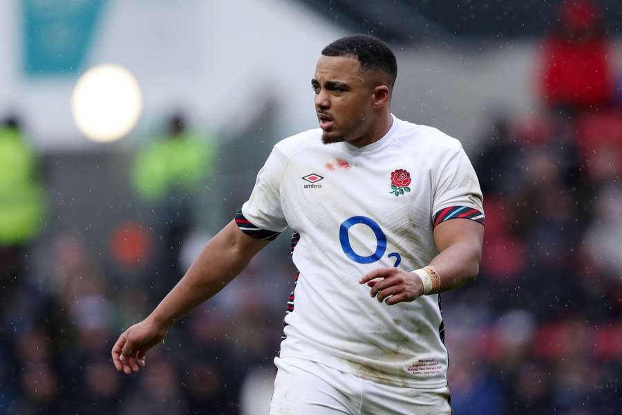 England centre Max Ojomoh
